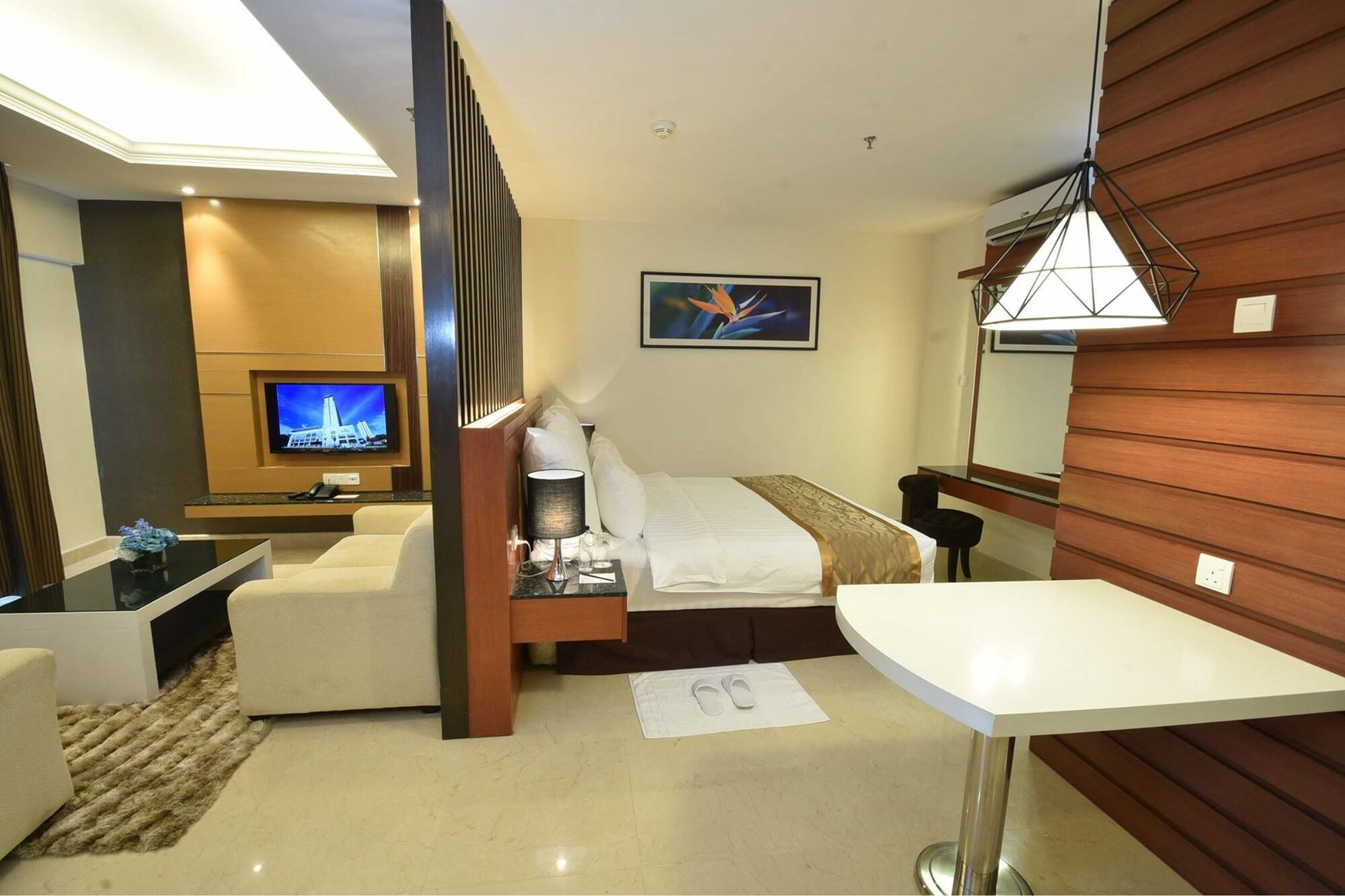 Tenera Hotel Bangi Exterior foto A room at the hotel